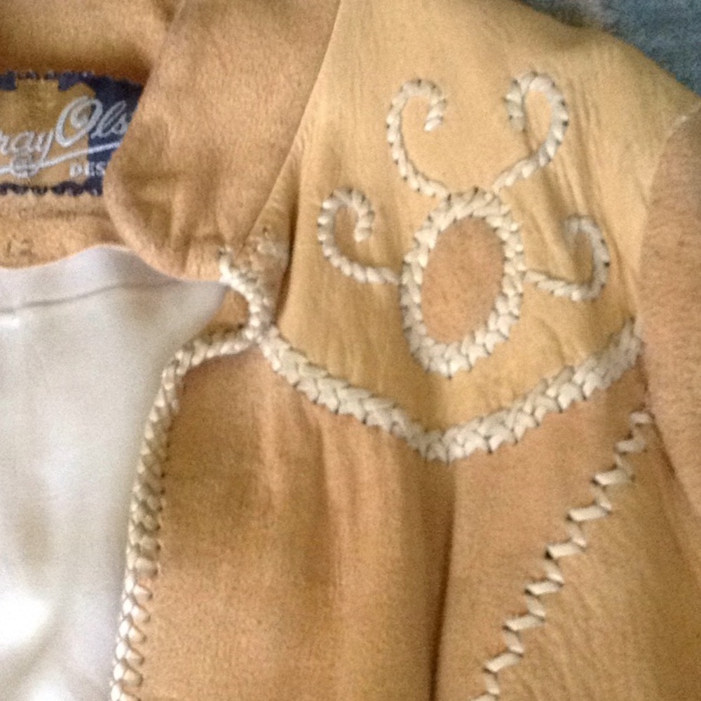 Hand stitched vintage leather jacket - Picture 3 of 8